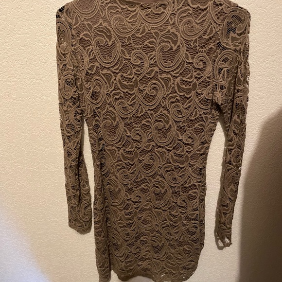Lace dress - Picture 1 of 2